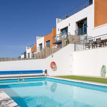 Ocean's 8 Villa Lourinhã