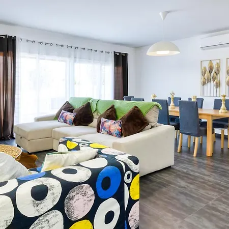 Вилла Ocean's 8