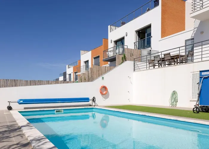 Ocean's 8 Villa Lourinhã